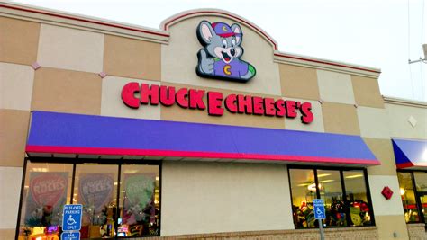 Places like chuck e cheese - Chuck E. Cheese in California is the place to be for kids games, the best pizza near you, birthday celebrations and all-new fun! Stop by for a pizza night out at a family-friendly restaurant, arcade adventures, a Trampoline Zone excursion, and endless activities. Explore Chuck E. Cheese's locations for kids' birthday parties, arcade games ... 